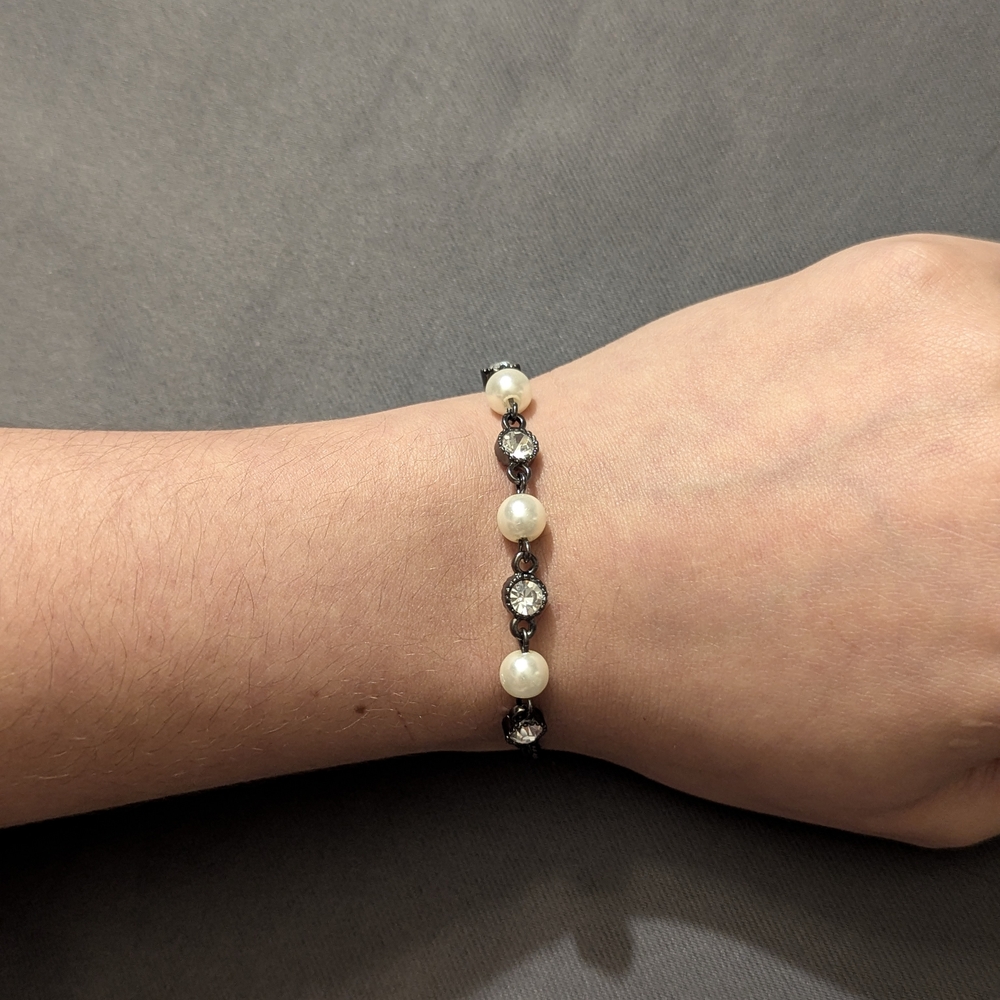 Pearl and Crystal Bracelet, 7 Inches